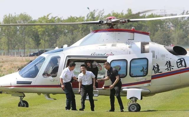 權健暴富迷夢:衛生巾 鞋墊 火療,如何撬起百億資本帝國?